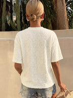 Camiseta casual con textura paisley refinada