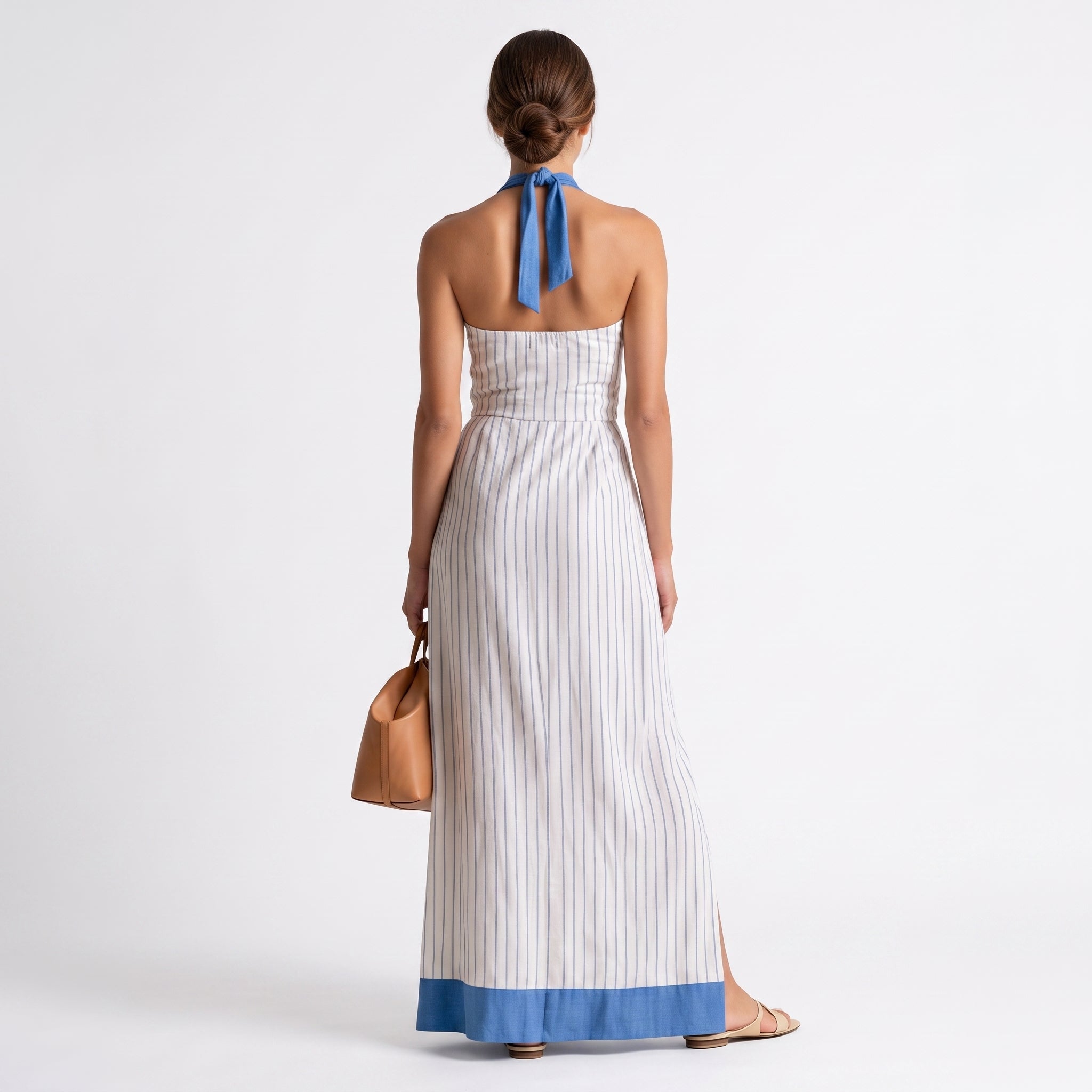 Laura | Vestido maxi de rayas con escote halter y ribete azul