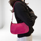 Bolso de Hombro Baguette en Charol