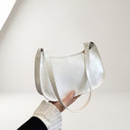 Bolso de Hombro Baguette en Charol