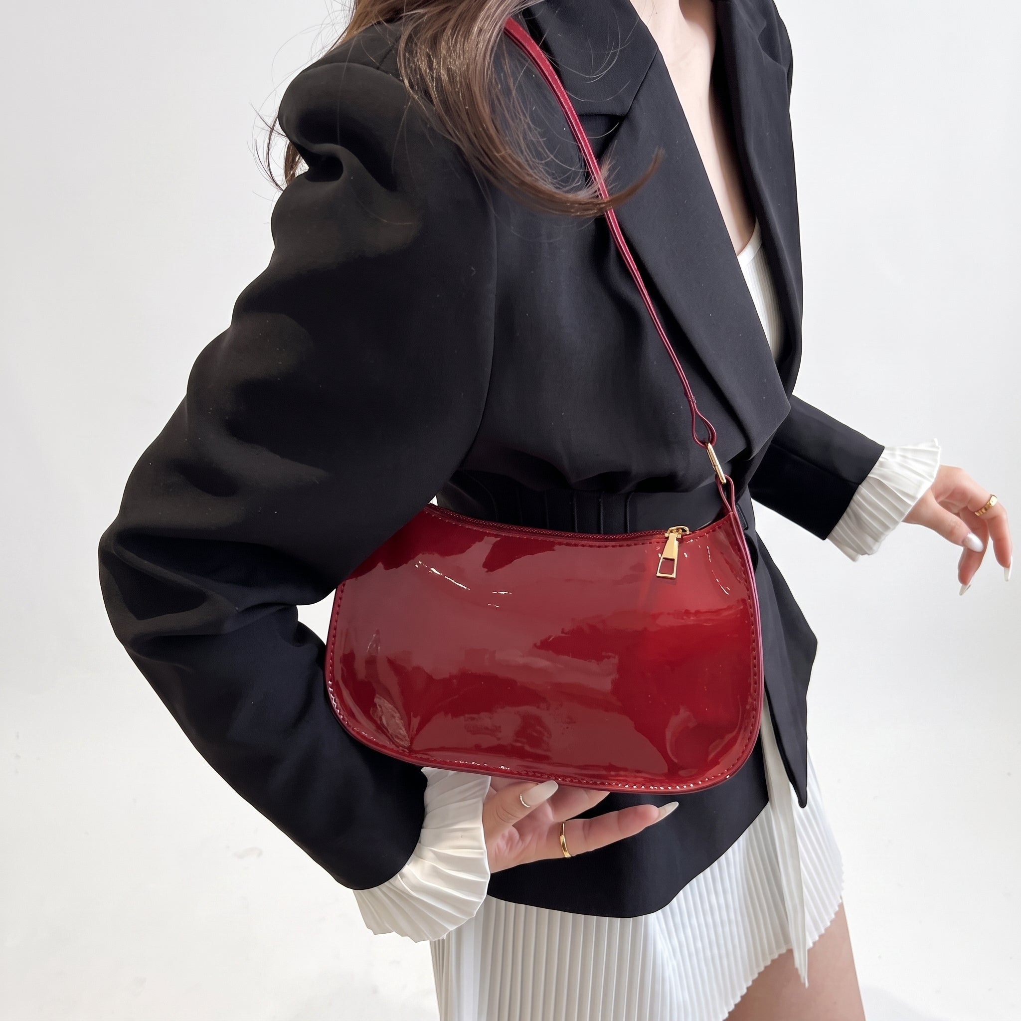 Bolso de Hombro Baguette en Charol