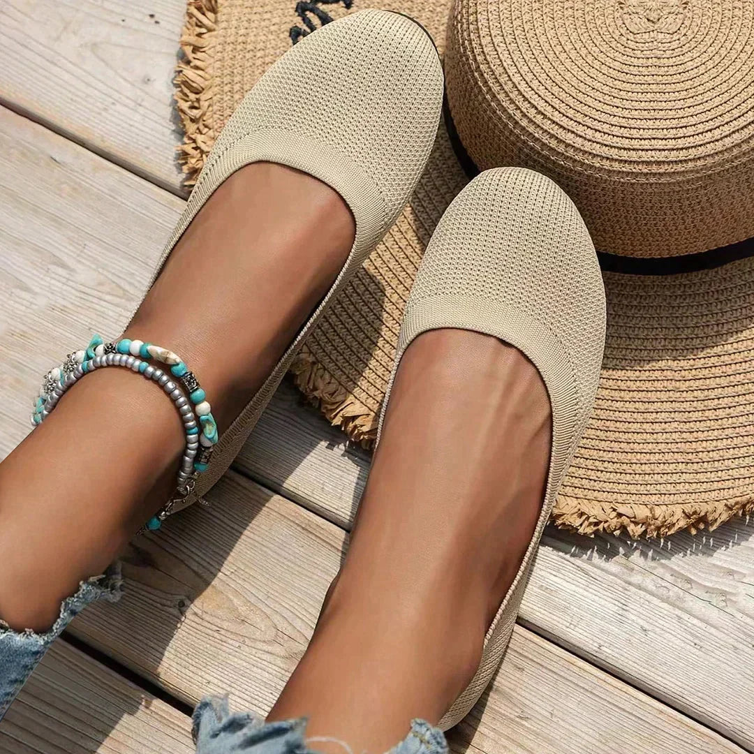 Lis | Zapatos ortopédicos planos sin cordones con diseño cerrado